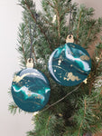 Set of 2 baubles | Green | Free Delivery
