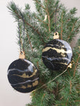 Set of 2 baubles | Black | Free delivery