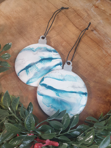 Set of 2 baubles | Blue | Free delivery